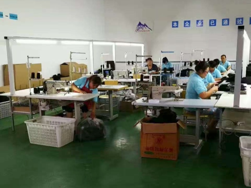 Hebei Zhaoyang Medical Instrument Co., Ltd. manufacturer production line